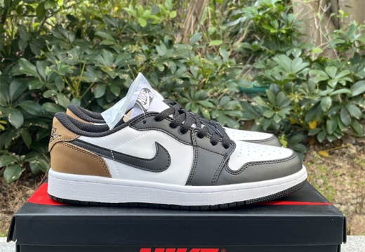 Air Jordan 1 Low OG Mocha  CZ0790-102   36-47.5 M54